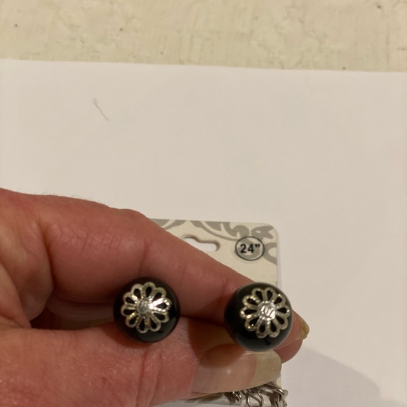 Black Beaded Costume Fashion Jewelry - Picture 2 of 2